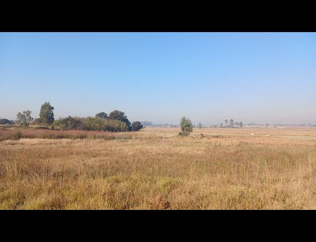 9,100M² VACANT LAND FOR SALE IN UNITAS PARK